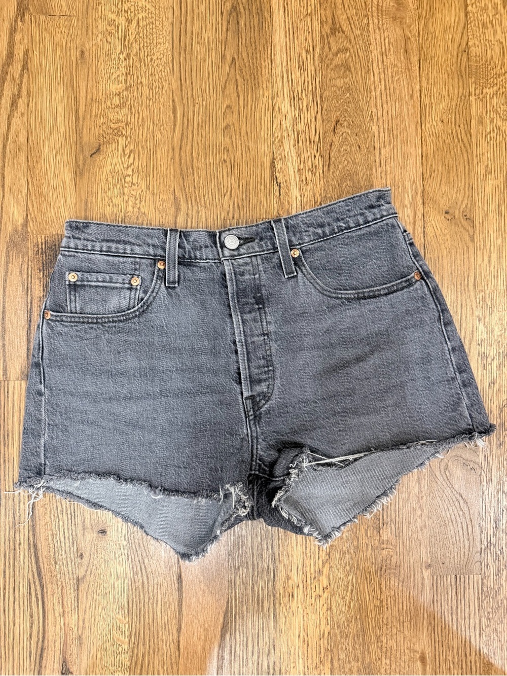Levi Woman’s High-Rise Black Denim Cutoff Shorts Size 28